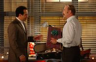 Monk – L-R: Adrian Monk (Tony Shalhoub) und Captain Leland Stottlemeyer (Ted Levine)