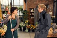 Rote Rosen – ARD ROTE ROSEN FOLGE 1454 Uhr im ERSTEN. Merle (Anja Franke, l.) wird stutzig, als Mick (Tobias Rosen, r.) ihr von Gunters seltsamen Verhalten berichtet.