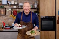 Silvia kocht – Andreas Döllerer („Salzrüben, Räucherforelle, Apfel & Kren“ und „Kurz gegrilltes Bio-Milchkalb mit lauwarmem Spargelsalat“).