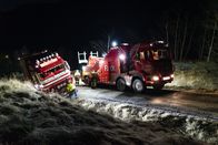 Ice Road Rescue - Extremrettung in Norwegen – Thord und Björn machen ihre Lastwagen für die Rettungsaktion bereit. (National Geographic für Disney)