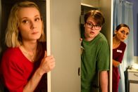 Bettys Diagnose – Von links: Mia Kunze (Antonia Döring), Daniel König (Vincent Hahnen) und Ava Edemir (Rona Özkan)