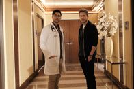 Atlanta Medical – (v.li.) Manish Dayal (Dr. Devon Pravesh), Matt Czuchry (Dr. Conrad Hawkins).