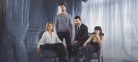 In Memoriam – L-R: Evelyne Brochu als Lucile, Éric Bruneau als Mathieu, Bruno Marcil als Paul-Émile, Catherine Brunet als Judith