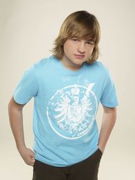 Two and a Half Men – (8. Staffel) - Jake (August T. Jones) kennt das Leben, wahrer Männer ...
