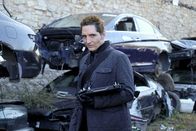MacGyver – Hat es auf das Leben von MacGyver abgesehen: Der Auftragskiller Murdoch mit dem Codenamen S-218 (David Dastmalchian).