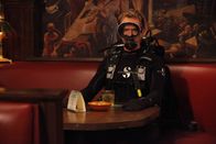 How I Met Your Mother – Der Sporttaucher: Barney (Neil Patrick Harris) ....