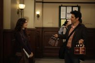 How I Met Your Mother – Ted (Josh Radnor, r.) lernt die Wirtschaftsstudentin Cindy (Rachel Bilson, l.) kennen. Er ist von ihr ganz angetan, doch das zweite Date verläuft für ihn enttäuschend ...