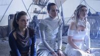 Legacies – v.l.n.r.) Hope Mikaelson (Danielle Rose Russell); Josie Saltzman (Kaylee Bryant); Lizzie Saltzman (Jenny Boyd)
