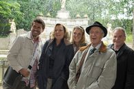 Alles außer Liebe – (v.li.) Mike Galeli (Alexander), Gila Von Weitershausen (Julia), Eva-Maria Grein von Friedl (Emma), Ernst Stankovski (Arthur), Fritz Wepper (Toni).