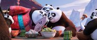 Kung Fu Panda 3 – Die bezaubernde Panda Dame Mei Mei (l.) wickelt Po (r.) mit ihren Künsten und ihrem Charme um den Finger ...