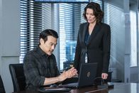FBI: Special Crime Unit – Analyst Ian Lim (James Chen, l.); FBI SAC Isobel Castille (Alana De La Garza, r.)