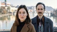Freund oder Feind. Ein Krimi aus Passau – Marie Leuenberger (Frederike Bader) und Michael Ostrowski (Ferdinand Zankl).