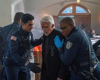 9-1-1 Notruf L.A. – (v.l.n.r.) Ravi Panikkar (Anirudh Pisharody); Ned (Mark Bramhall); Henrietta "Hen" Wilson (Aisha Hinds)