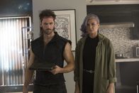 Future Man – Wolf (Derek Wilson, l.); Tiger (Eliza Coupe, r.)