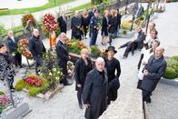 Vier Frauen und ein Todesfall – Martina Poel (Sabine), Charly Rabanser (Salchegger), Adele Neuhauser (Julie), Christian Strasser (Oberholzer), Fanny Stavjanik (Erna Schleissig), Aglaia Szyszkowitz (Margarete Kiehn), Markus Linder (Anton Prinz).