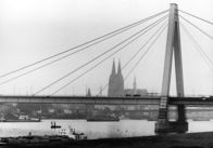 Unser Land in den 50ern – Die Severinsbrücke wurde 1959 in Betrieb genommen.