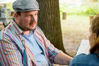 Alles finster – Michi (Holger Schober), Agnes (Martina Ebm).