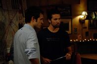 It's Always Sunny in Philadelphia – v.li.: Dennis Reynolds (Glenn Howerton), Mac (Rob McElhenney)