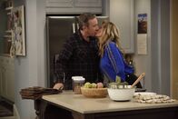 Last Man Standing – Tim Allen (Mike Baxter), Nancy Travis (Vanessa Baxter).