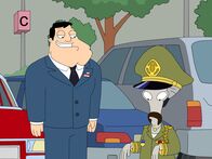 American Dad! – Stan Smith (l.); Roger (r.)
