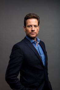 Liar - Labyrinth der Lügen – Dr. Andrew Earlham (Ioan Gruffudd).