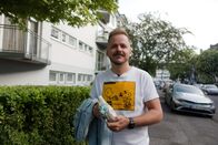 Dinner Date – Der humorvolle Flugbegleiter verbringt viel Zeit über den Wolken – wird auch eines seiner Dates mit ihm auf Wolke 7 schweben?