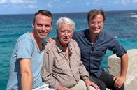 Elstners Reisen – SWR Fernsehen ELSTNERS REISEN: DIE RETTER DER MEERESTIERE Uhr. Seit Ã¼ber zehn Jahren zusammen unterwegs fÃ¼r die Artenschutzdokus â€žElstners Reisenâ€œ: Tierfilmer Christian Ehrlich, Frank Elstner und Prof. Matthias Reinschmidt. Â