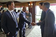 Navy CIS – v.r.) und Senator Thomas Bransfield (Matt McCoy, r.) treffen, stellt sich heraus, dass Tonys Identität geklaut wurde und damit verschiedene Senatoren erpresst werden ...