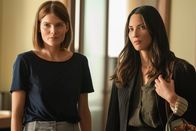 The Rook – Myfanwy Thomas (Emma Greenwell, l.); Monica Reed (Olivia Munn, r.)