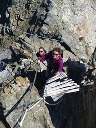 360° - Geo-Reportage – Die Wissenschaftler Isabelle Kull und Daniel Tobler untersuchen die Felsstabilität am Jungfraujoch.Zur ARTE-Sendung 360ˇ - Die Geo-Reportage: Schweiz, das Verschwinden der Gletscher 2: Die Wissenschaftler Isabelle Kull und Daniel Tobler untersuchen die FelsstabilitŠt am Jungfraujoch.