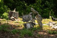 Mayday - Alarm im Cockpit – Das Wrack von Air Midwest Flight 105 nach dem Absturz der DC-9 bei Milwaukee, bei dem alle 31 Menschen an Bord ums Leben kamen. (Cineflix 2024/Shay Markowitz)