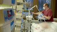 ZDFzoom – Fachkrankenpfleger Markus auf der Intensivstation der München Klinik Bogenhausen.