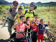 Verrückt nach Meer – Fahrradausflug mit Kapitän Morten Hansen und Bordarzt Dr. Winfried Koller auf der Insel Langkawi in Malaysia.