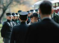 Akte Grüninger – Untersuchungsrichter Walter Härtsch (Peter Jecklin) lässt Grüningers Flüchtlingslager räumen.