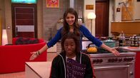 Victorious – Andre Harris (Leon Thomas III), Tori Vega (Victoria Justice)