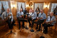 Potzmusig – Potzmusig aus dem musikalischen Berner Mittelland Die Kapelle hägere: Res Reber, Adrian Gehri, Chrigu und Tönu Hänni, Dide Klöti-Hänni Copyright: SRF/Nicolas Senn/eastdesign.ch