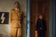 Jojo Rabbit – Adolf (Taika Waititi, l.); Jojo (Roman Griffin Davis, r.)