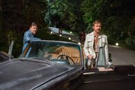 The Nice Guys – March (Ryan Gosling, r.) und Healy (Russell Crowe) auf dem Weg zu einer großen Party in den Hügeln von Los Angeles.