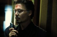The Ninth Gate – Dean Corso (Johnny Depp) ist ein skrupelloser Buchdetektiv. Er spürt literarische Raritäten auf, klaut sie wenn nötig und verkauft sie an den Meistbietenden.