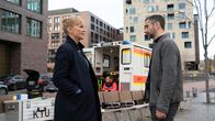Helen Dorn – Helen Dorn (Anna Loos) und Tayfun Murat (Denis Moschitto) begegnen sich am Fundort der Leiche.
