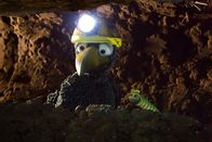 Rudis Rasselbande – Rudi (Lennart Morgenstern) und Lotti (Heide Evers) fragen sich, ob sie sich im dunklen Tunnel verirrt haben.