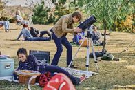 MacGyver – Riley Davis (Tristin Mays, l.); Angus MacGyver (Lucas Till, r.)