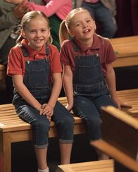 Single Parents – Amy Fogerty (Ella Allan, l.); Emma Fogerty (Mia Allan, r.)