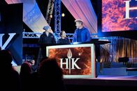 Hell's Kitchen mit Gordon Ramsay – Gordon Ramsay (r.)