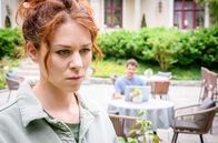 Sturm der Liebe – Kilians (Anthony Paul, r.) Überlegungen zum Ehegelübde kommen erst durch Fanny (Johanna Graen, l.) in Gang.