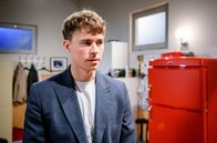 Sturm der Liebe – Philipp (Robin Schick) wird nachdenklich, als Ana klarmacht, wie weh es ihr tut, ihn zu sehen.