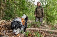 GEO Reportage – Annegret Grimm-Seyfarth ist mit ihrem Spürhund Zammy auf der Suche nach Molchen.