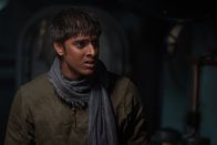 Nautilus – Ranbir (Ashan Kumar) bekräftigt, dass er Nemo bei der Vernichtung der Company unterstützen will.