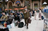 Kino ist King: Mr. Bean macht Ferien – Auch im Gare-de-Lyon in Paris filmt Mr. Bean (Rowan Atkinson) stets mit seiner in der Tombola gewonnenen Videokamera.