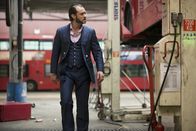 Dom Hemingway – Zwölf Jahre Knast hinter sich: Safe-Knacker Dom (Jude Law) ist endlich wieder auf freiem Fuß und will sich jetzt seine Belohnung holen, weil er seinen Boss, den Gangster Mr. Fontaine, die ganzen Jahre gedeckt hat ...